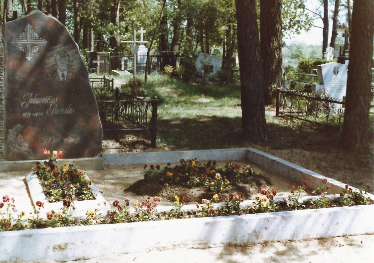 Gintautas' Grave
